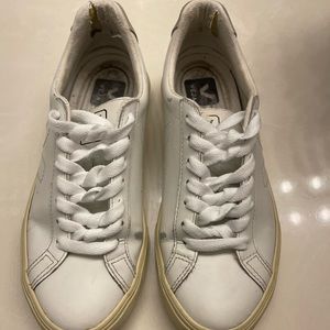 Used Vera sneakers